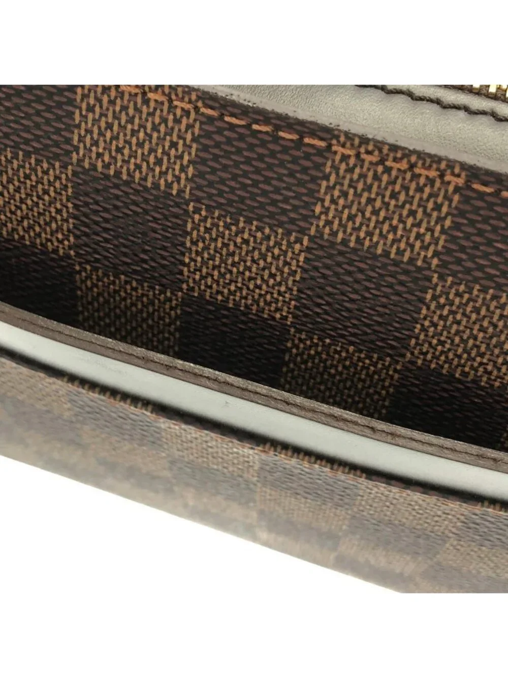 Louis Vuitton Damier Saint Second